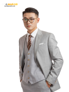 Xuất phát điểm - Từ đam mê bóng đá đến ông trùm công nghệ cá cược